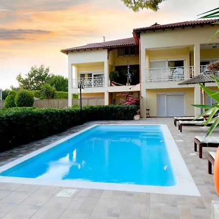 Island Rodos Pool Apartmán *