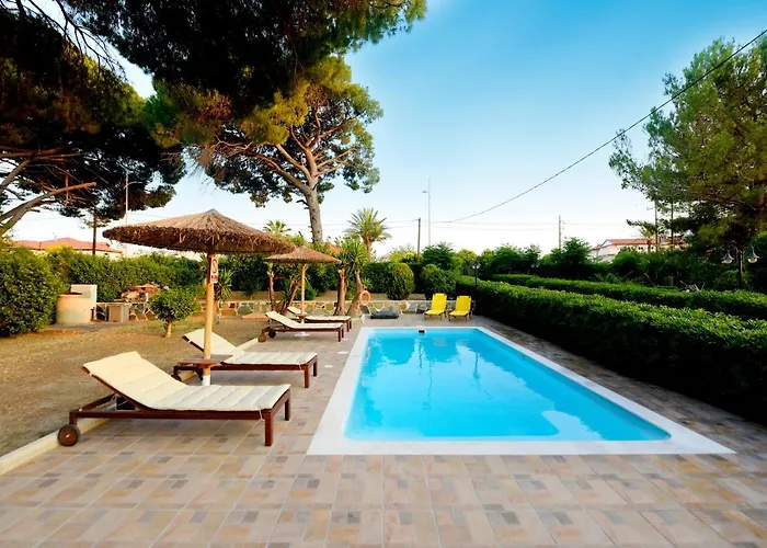 Island Rodos Pool 公寓 *