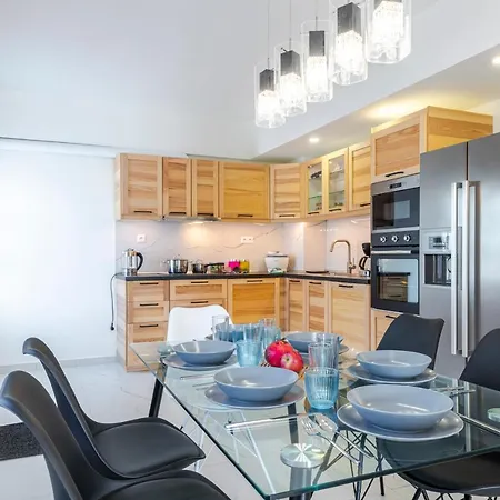 Daire Island Rodos Pool Ialysos (Rhodes)