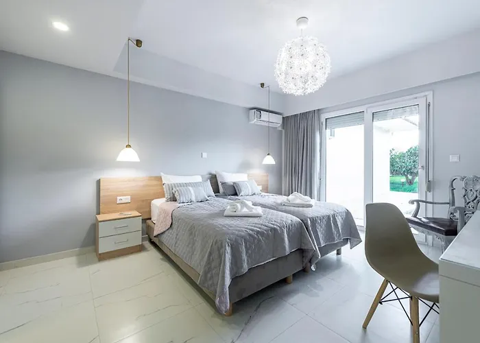 Daire Island Rodos Pool