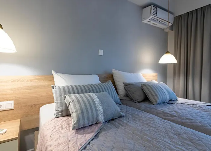 Island Rodos Pool Daire